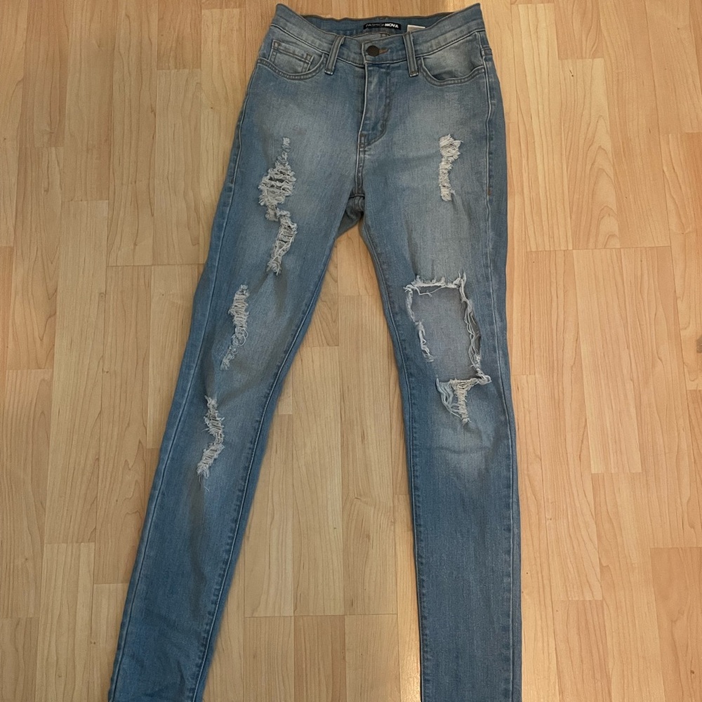 Fashion nova high rise ripped jeans